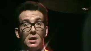 Elvis Costello & The Attractions - Oliver's Army (Video)