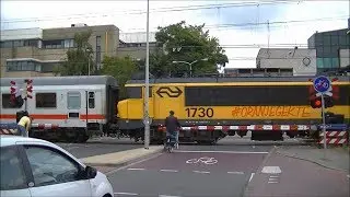 Spoorwegovergang Hilversum // Dutch railroad crossing