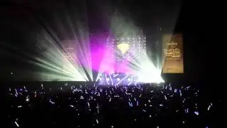 Darude - Sandstorm LIVE Twitchcon 2015