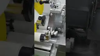 Vacuum Packaging Food Labeling Machine working with packing machine together #labelingmachine