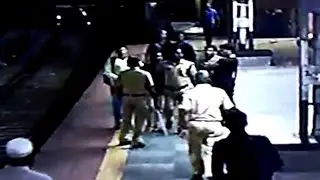Rokthok Lekhani News : Mobile snatching caught on cctv camera