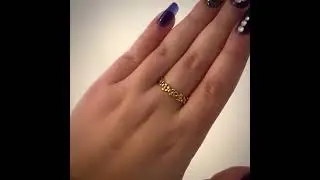 14k yellow gold floral band ring. #gold #jewelry #ring #flower #floral