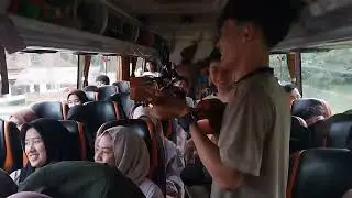 PENGAMEN ANYER ✓ LIHAT YANG BENING BENING  MAKIN SEMANGAT AJA NGAMEN NYA HEHEHE
