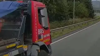 BB Skip Hire, Accrington. I have no words for this Hgv driver. Driving with mirror folded in 🫣🫣
