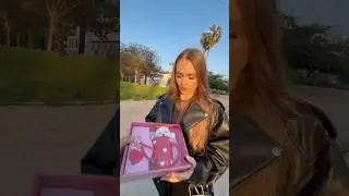 Взяла подарок,значит&hellip;?🎁😅