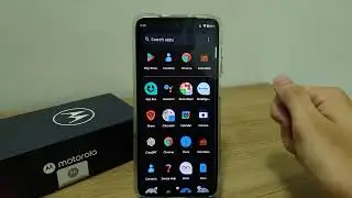 How to enable or disable color inversion on the Moto G50