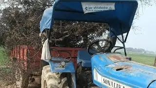 Aaj tubewell se tractor me lakdi late samya tractor ka silencer nikal diya #gao #farming #vlog 