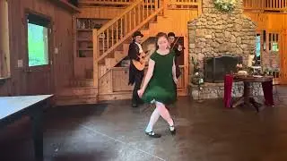 Drowsy Maggie Fiddle, Guitar and Irish Dancer