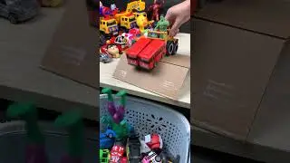 Hulk Bulldozer Racing on the Frozen River in Canada with Tayo & McQueen!