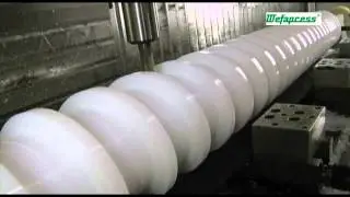 Herstellung einer Transportschnecke aus Kunststoff - 5-Achsen Bearbeitungszentrum - Wefapress