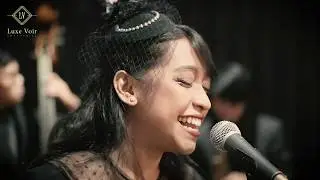 Dont look back in anger in 30's Swing to 50's Bop! (Cover by Luxe Voir Entertainment)