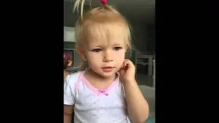 Lustige Kinder...Meine kleine bedingt  zu sprechen und verschiedenes nach zu machen