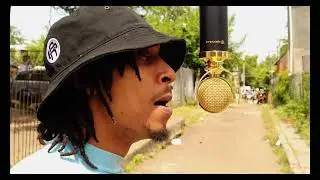CHIC RAW - 'BACK AT IT' MIC TAP