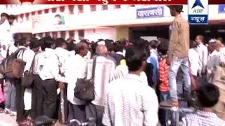 Kejriwal supporters at Varanasi railway station