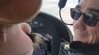 Moonshine in his first private jet ride with Valente Rodriguez and the Guey Funny Showcast team 🤣✈️🤣