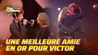 Victor et sa meilleure amie chantent 