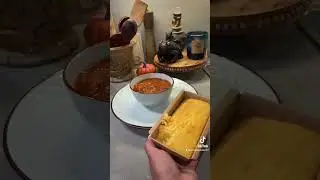 Chili n Cornbread