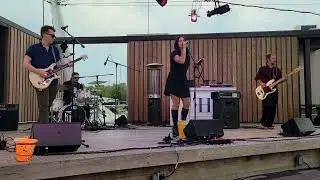 Duv&eacute;t - live at Friday Harbour, Barrie