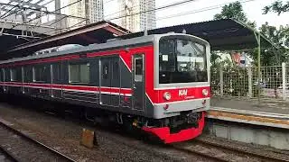 KRL JR 205 148 papasan KRL JR 205 43 Di Stasiun Tanjung Barat