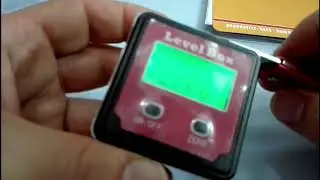 UN AMICO INSOSTITUIBILE: Goniometro magnetico digitale tascabile +-180&deg; (60x60x28mm)