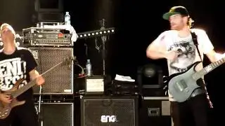Emmure - R2Deepthroat (live at Hellfest 2012)