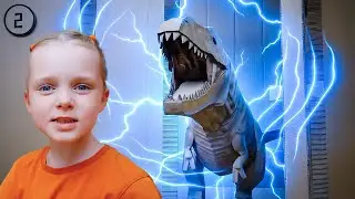 Приключение в Картонено Кино! 🎬📦 Децата Отварят Грешни Врати