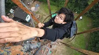Escalando uma TORRE DE R&Aacute;DIO no acampamento solo na montanha | Ref&uacute;gio do Lopo | Vlog 17