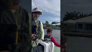 Macgregor 26M 2006 entry to the Caloosahatchee river in Fort Myers going to the ramp w 20hp
