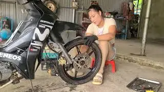 Repair genius: Girl changes oil, replaces motorcycle bearings