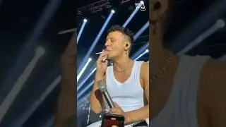 Edis sahnede sigara i&ccedil;iyor #edis #edisg&ouml;rg&uuml;l&uuml; #concert #smoke #sigara #arıyorum #martılar