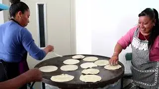 Autoridades festejan a los maestros en Domingo Arenas | PUEBLA, MEXICO.