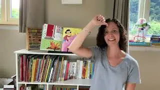 Makaton signed story - Aaaarrgghh! Spider! by Lydia Monks