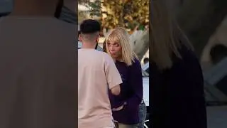 Sokakta G&uuml;zel Kızlara Abs&uuml;rt Komik Kamera Şakası Yaptık 😅