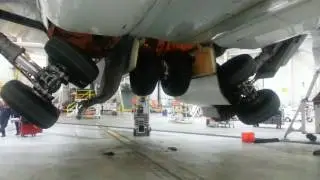 MD11 Center and Main gear Swing