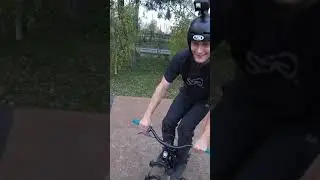 MINI ENDURO NA SKATEPARKU 😂