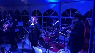Gussied performs Dancing on my Own by Robyn