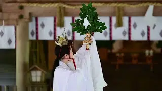 美保神社　雨の朝の巫女舞（真ノ舞）MIKO-MAI MIHOJINJA SHRINE JAPAN