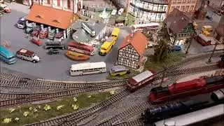 Spielen mit Schienenbussen - By Andy's trains and more.