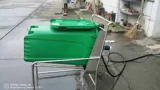 garbage bin cleaning
