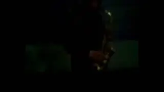мужик на саксофоне играет в краю магнолий.3gp