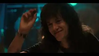 Eddie Munson (Joseph Quinn) - Stranger Things