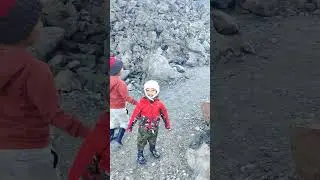 Exploring the obsidian flow #centraloregon #kidsoutside #outdoors #hiking #geology