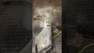 Pressure washing the paint off a Porsche 911 fender after a chemical bath. #porsche #satisfying