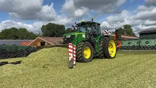 Lohnbetriebe Thomßen bei der Maisernte 2022 in Ostfriesland