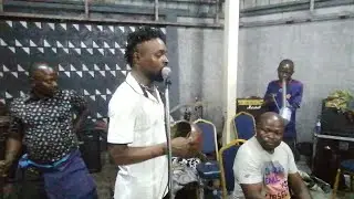 MUSIQUE FOLKLORIQUE DE BA BUNDA D'IDIOFA LA  DANSE LANGUNG AVEC VICKY SANDUKU.