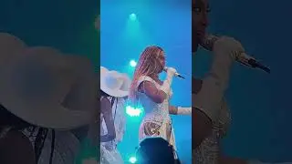 Beyonc&eacute; Captivates with Energetic Performance #shorts