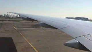 UnitedAirlines Boeing 777-300ER takeoff from Newark Liberty