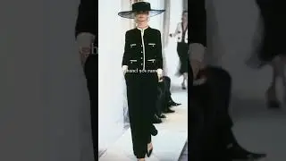 Chanel 90s Fashion Show #fashionshow #runwayfashion #chanel #vintage #90sfashion #90s #modeling