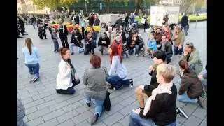 Flashmob für die Kniende Duisburg City, 06. 11.2011