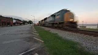 CSX I031-19 CSX SD70MAC/ES40DC  With the Horn Salutes and 8 Notch coming into Town